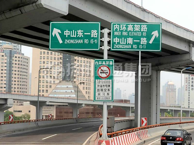 BZG-013，交通標(biāo)志桿，T型三懸臂交通標(biāo)志桿