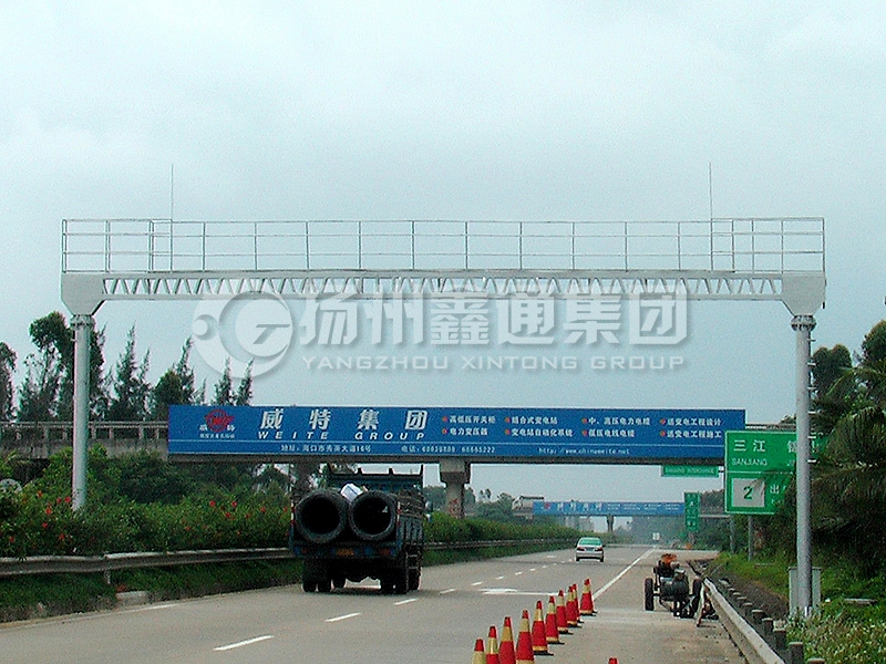 LMJ-010，情報(bào)板龍門(mén)架