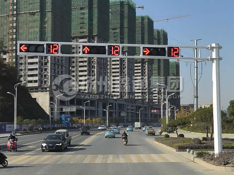 XHDG-028，懸臂框架信號燈桿